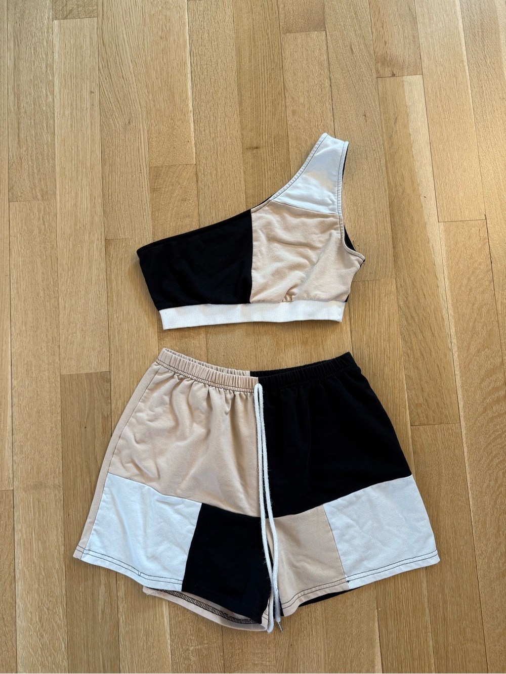 Colorblock One-Shoulder Crop Top & Shorts Set - Black, Beige, White